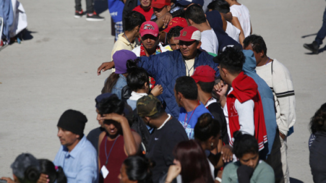 Usa: bimbi migranti con numeri a braccio - Corriere dello Sport - corrieredellosport.it