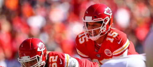 Patrick Mahomes has a chance to lead the league in passing yards and quarterback rating. [Image Source: Flickr | Andrew Mather]