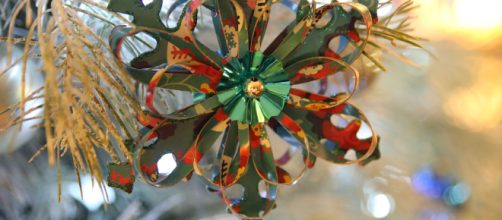 California kids enjoy the holiday season at Shop With A Cop event [Image credit Carol VanHook/Flickr]