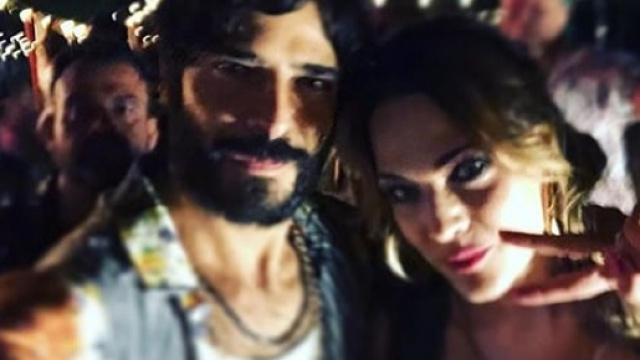 Dramma per Laura Chiatti e Marco Bocci: i ladri svaligiano casa prendendo pellicce e oro
