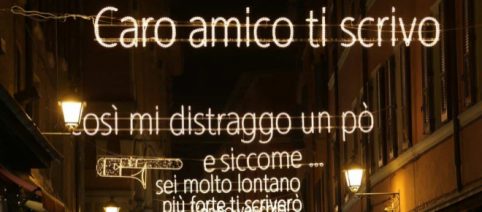 Bologna, il testo de 'L'anno che verrà' di Lucio Dalla illumina Via D'Azeglio