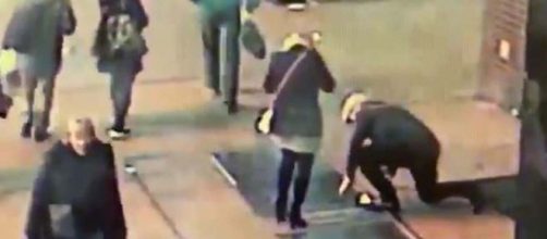 A man proposed to his fiancee in Times Square, New York, but dropped the ring through a grate. [Image @NYPDnews/Twitter]