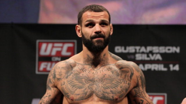 Alessio Sakara &egrave; uscito sconfitto nella sfida valida per i pesi massimi della MMA