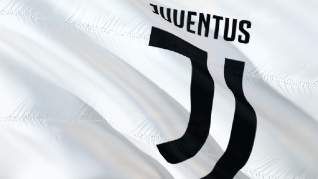 Alex Sandro firma il rinnovo sino al 2023
