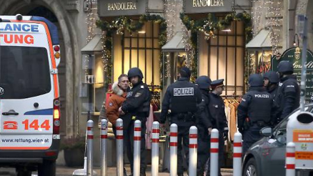 Spari nel centro di Vienna: un morto e un ferito grave.