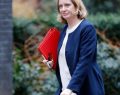 UK, ministro inglese Amber Rudd contro Juncker: 'Andrebbe processato per molestie'