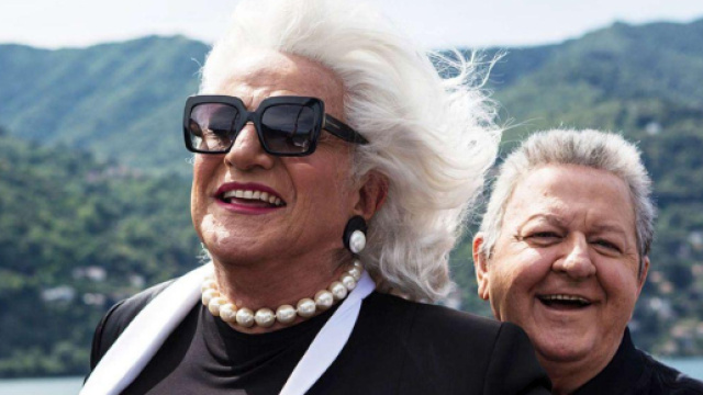 Amici come prima", De Sica replica al commento di un utente.