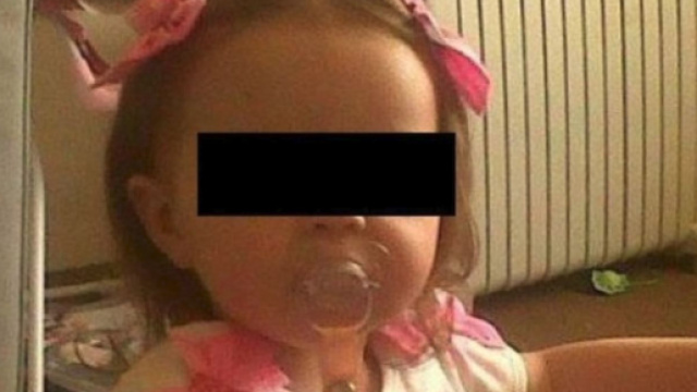 Bambina di due anni morta: lasciata senza cibo dalle madri.