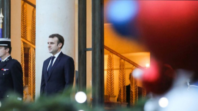 Emmanuel Macron en r&eacute;veillon de No&euml;l avec les soldats fran&ccedil;ais au Tchad