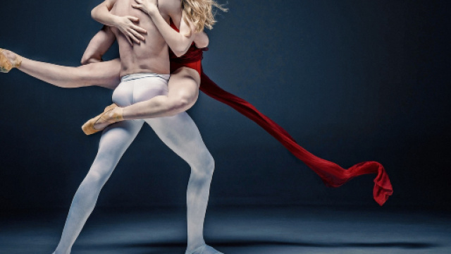 il ballerino di Amici ha voluto annunciare di essere gay