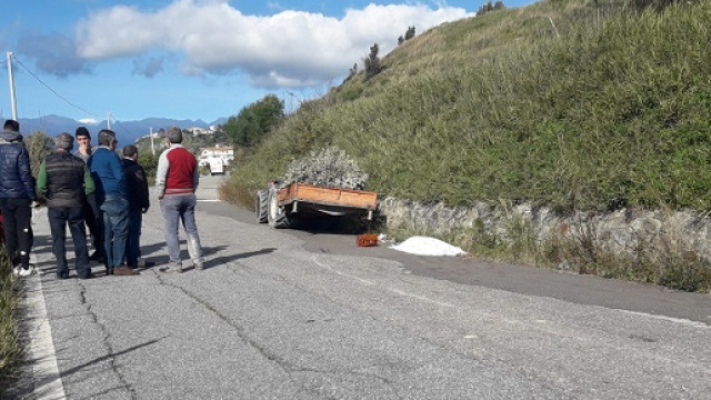 Tragedia a Bovalino: bambino di 11 anni muore sotto trattore ... - calabrianews.it