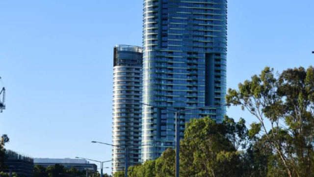 Australia, scricchiola un grattacielo a Sydney, un edificio alto 33 piani, la Opal Tower