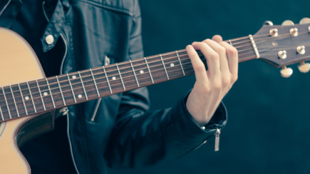 le chitarre sono state sottratte oggi dall'abitazione del musicista