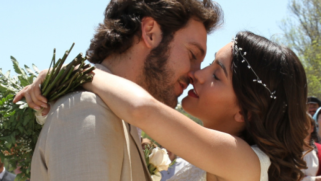 Alex Gadea e Megan Montaner, gli interpreti di Tristan e Pepa.