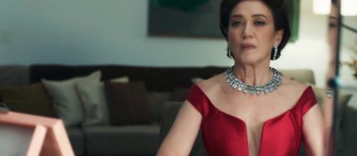 Valentina se surpreende com Gabriel no casar&atilde;o que pertenceu a Eg&iacute;dio (Reprodu&ccedil;&atilde;o/Globo)