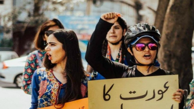 Pakistan, bambina stuprata e uccisa: trenta arresti