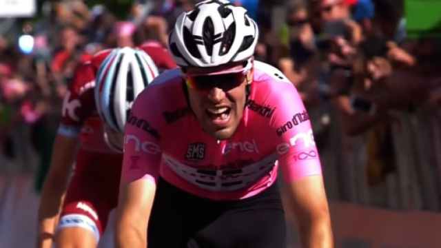 Tom Dumoulin in maglia rosa al Giro d'Italia