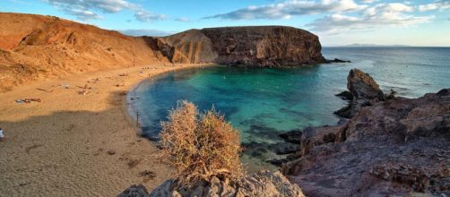 Playa de Papagayo, Lanzarote, Canary Islands, Spain. [Image Lviatour/Wikimedia]