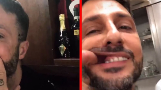 Fabrizio Corona ha perso un molare in pizzeria