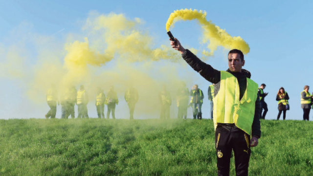 Gilets jaunes : l'ex&eacute;cutif cherche une r&eacute;ponse