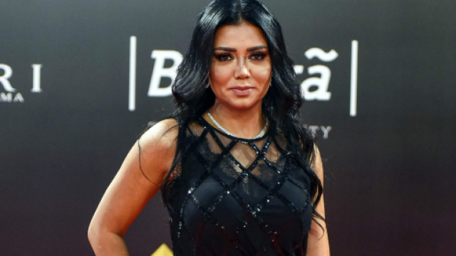 Rania Youssef e la polemica sul suo vestito trasparente.