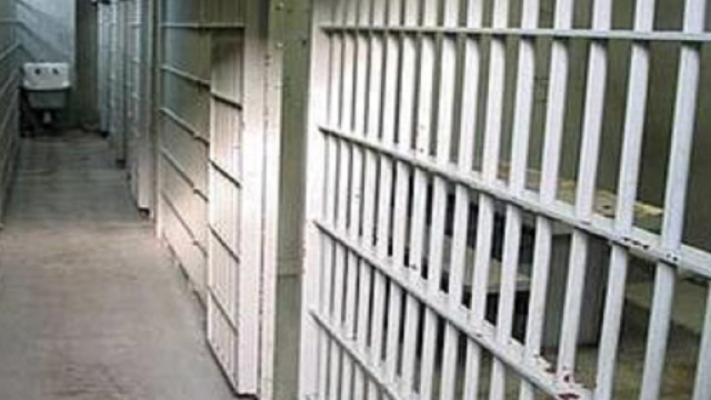 Muore in carcere a Lucca: era malato cronico, ma la richiesta di arresti domiciliari presentata tre volte non &egrave; stata accettata