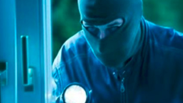 Imperia, ladro "beccato" mentre esce da una villa: picchiato dai vicini - Leggo.it