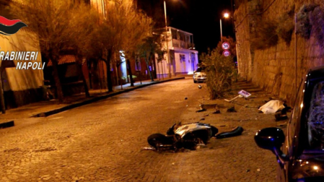 Pozzuoli, folle gara di auto in centro: ucciso operatore ecologico | youtube.com