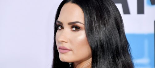 Demi Lovato confiesa que tuvo una reca&iacute;da... - cosmopolitan.cl