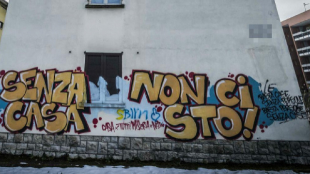 Bologna, la casa di Juri Malini occupata da una famiglia di romeni