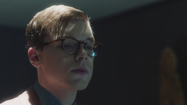 Gotham, nuova promo per la serie Fox: Jeremiah si trasforma nel Joker.