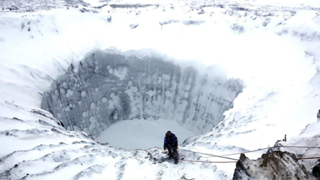 Il permafront si sta sciogliendo e potrebbe liberare nell'atmosfera grandi quantit&agrave; di anidride carbonica e virus congelati da millenni.