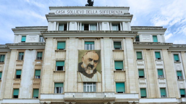 Foggia, violenza sessuale su una paziente, arrestato e licenziato infermiere