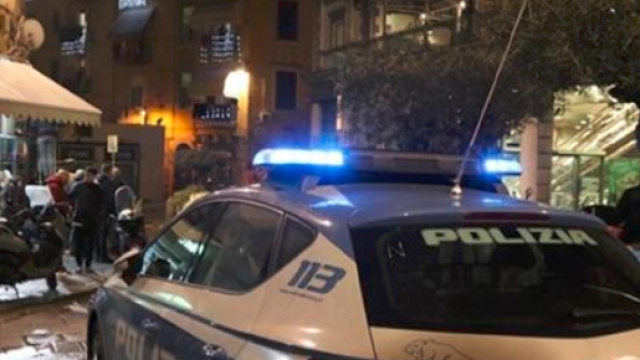 Napoli: vede il rapinatore nel suo negozio e muore stroncato da infarto - Il Mattino