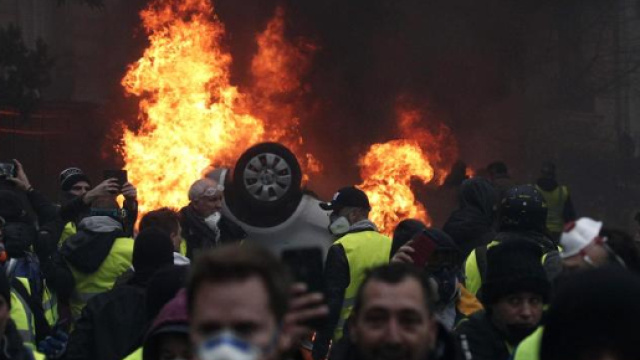 Parigi, 'Si teme golpe', massima allerta all'Eliseo