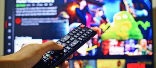 A selection of five films available for streaming on Netflix this weekend. Grab the popcorn! [Image Pixabay]