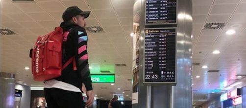 Alejandro Albal&aacute;, en el aeropuerto de Barajas. / Instagram