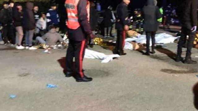 Le prime immagini delle vittime della discoteca