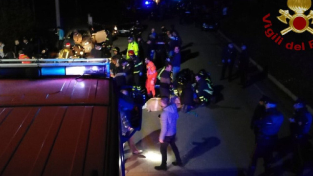 Tragedia in una discoteca a Corinaldo, in provincia di Ancona: in discoteca sei morti e oltre 120 feriti, 12 gravi.