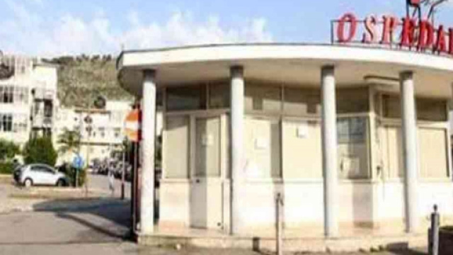 Insegnante accoltellata da un alunno per un interrogazione