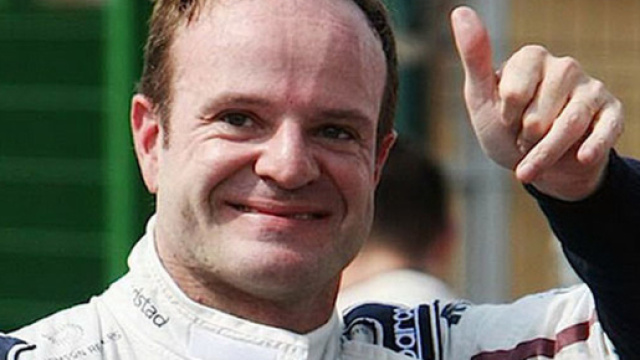 L'ex pilota di Formula 1 Rubens Barrichello &egrave; ricoverato in ospedale dopo un malore, ma si sta riprendendo.