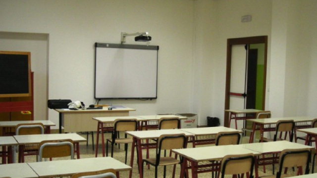 Caserta, uno studente 17enne ha accoltellato la professoressa