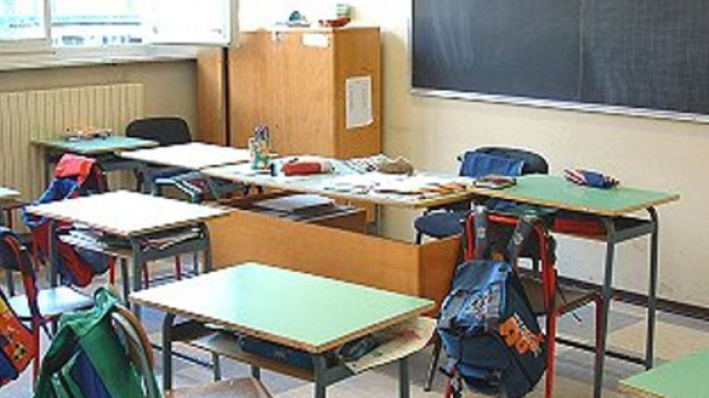 Scuola e nuovo contratto, ecco le tabelle con gli aumenti