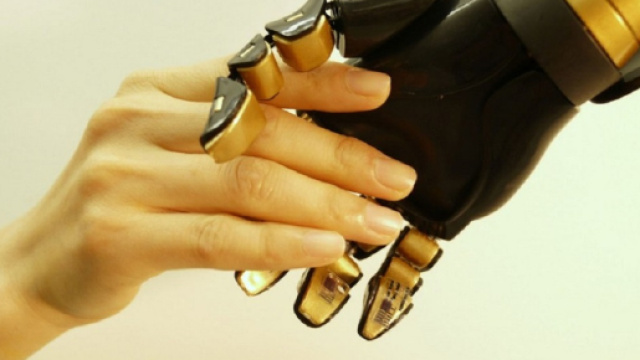 Creata la prima pelle artificiale sensibile al tatto