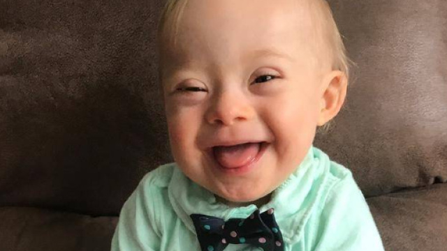 Lucas Warren, bimbo dal sorriso irresistibile e contagioso, scelto dalla Gerber come nuovo testimonial - foto:| The Courier - com.au