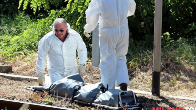 operatori sanitari impegnati nel recupero di una vittima