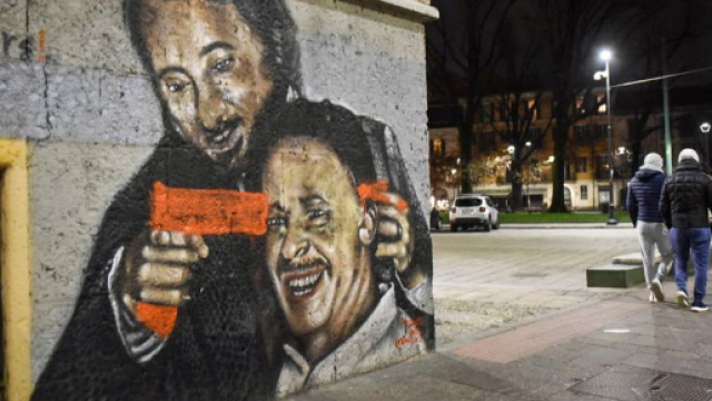 Milano, sfregiato il murale dedicato a Falcone e Borsellino ... - corriere.it