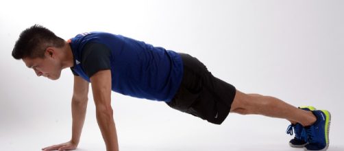 Best sport and exercises for back pain [image fitness tracker/Pixabay.com]