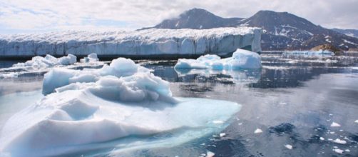 Melting glaciers in Greenland. - [Image credit &ndash; Christine Zanino, Wikimedia Commons]