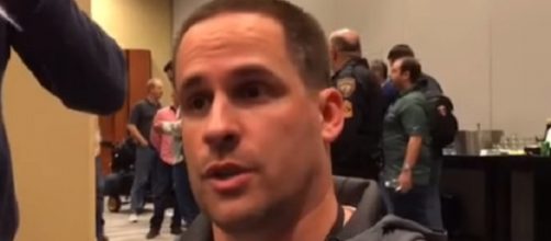 OC Josh McDaniels will keep his assistant quarterbacks coach (Image Credit: Peter Phipps/YouTube)